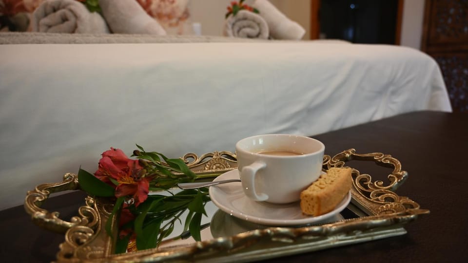 Bed, Coffee/tea facilities, Food and drinks, Bedroom