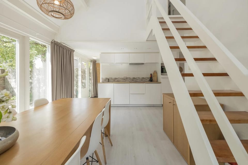 Dining area, kitchen