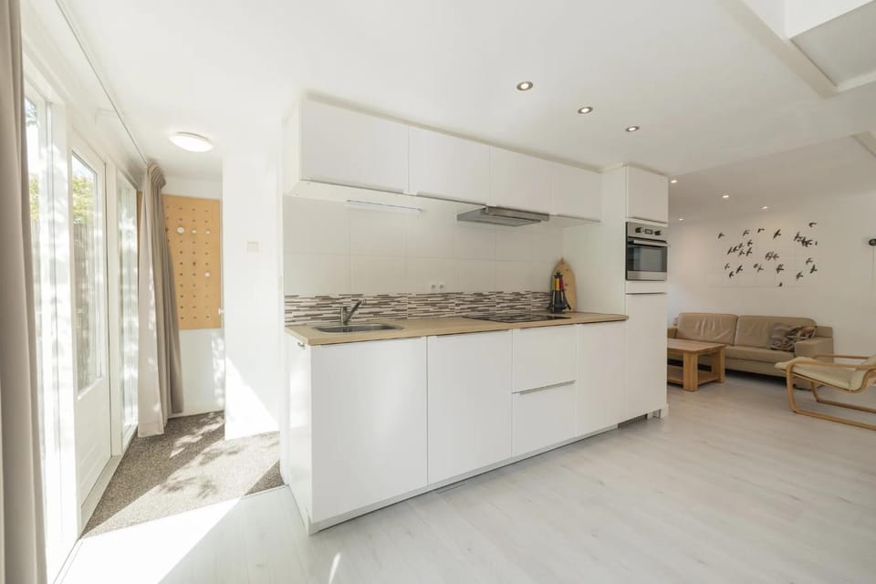 Facade/entrance, Kitchen or kitchenette, Living room, kitchen