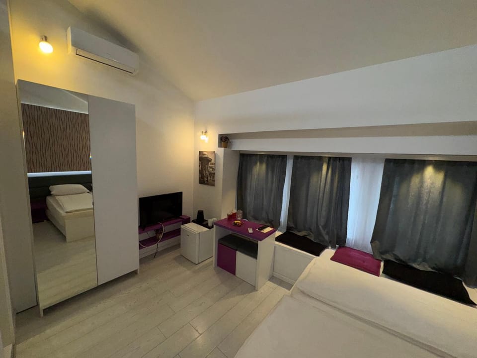 Communal lounge/ TV room, Seating area