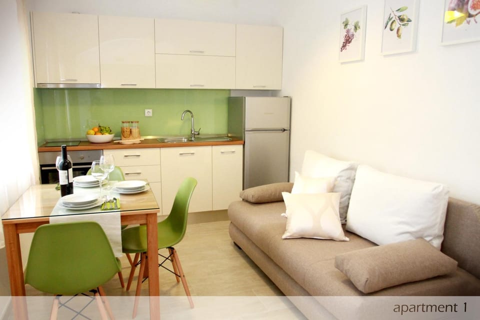 Kitchen or kitchenette, Living room, Dining area
