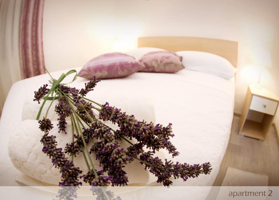 Bed, Decorative detail