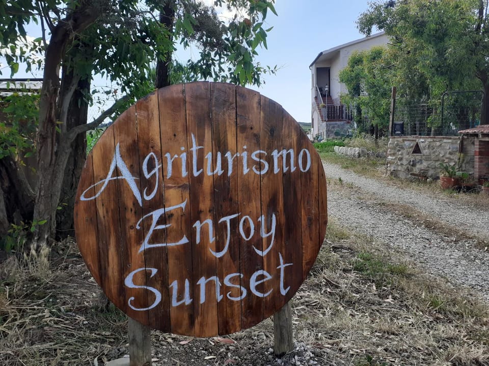 Enjoy Sunset Farm Stay in Tuscany
