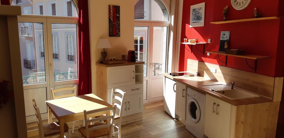Coffee/tea facilities, Kitchen or kitchenette