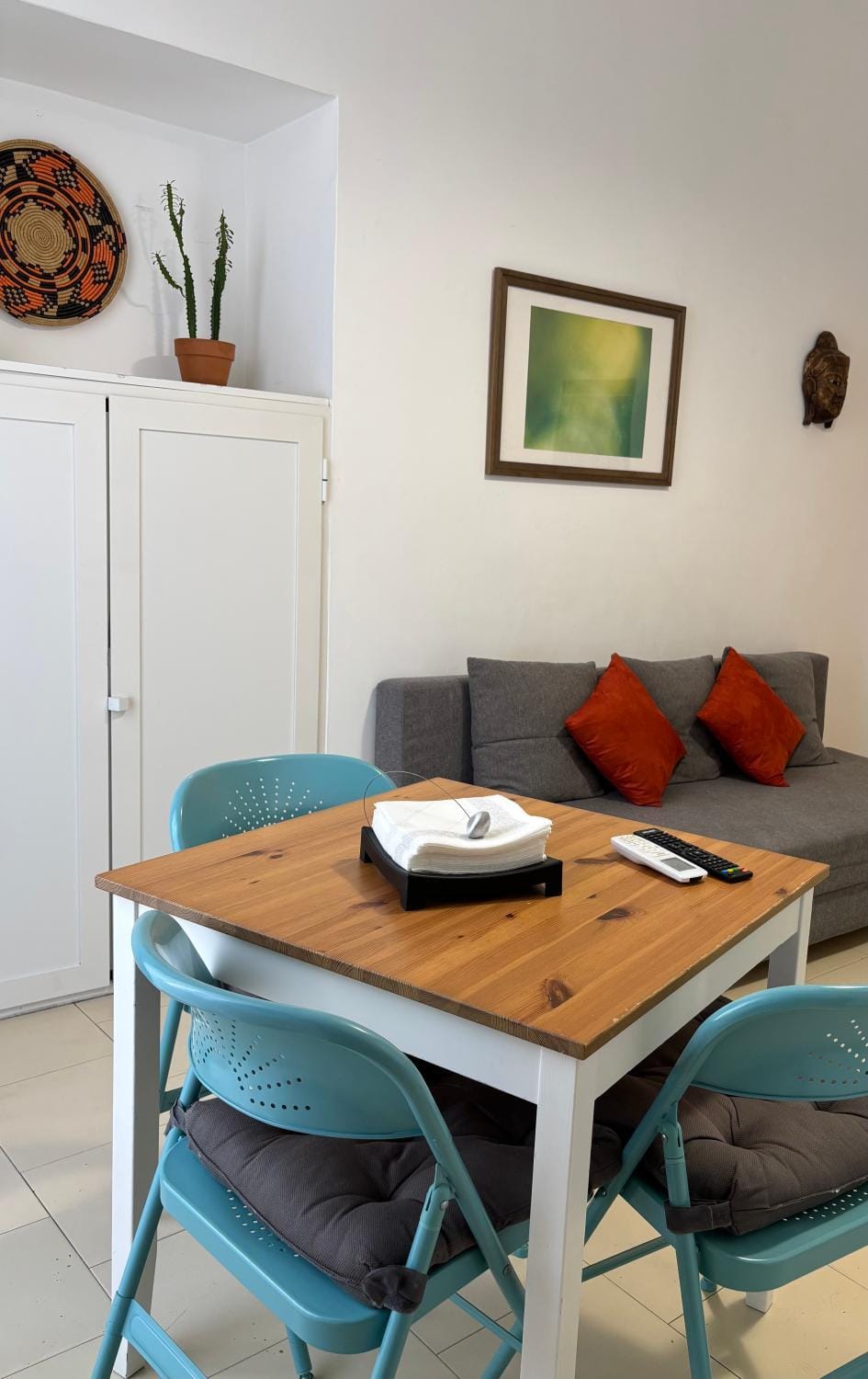 Seating area, Dining area