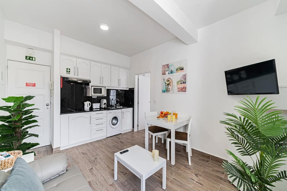 Kitchen or kitchenette, Living room