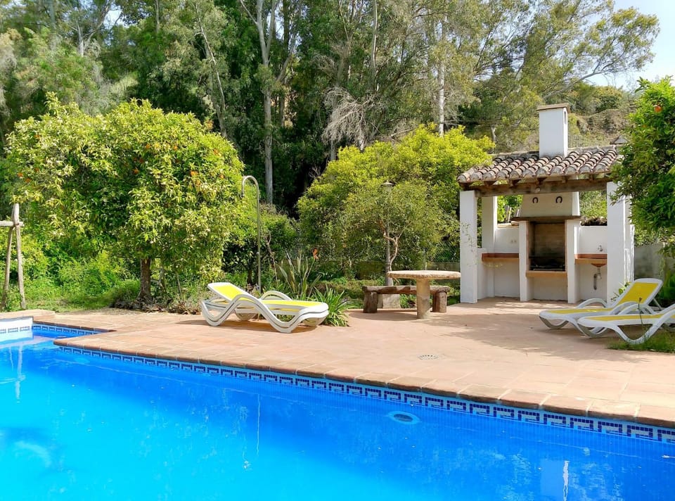 BBQ facilities, Garden, Swimming pool