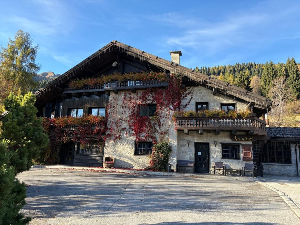 Property building, Day, Autumn