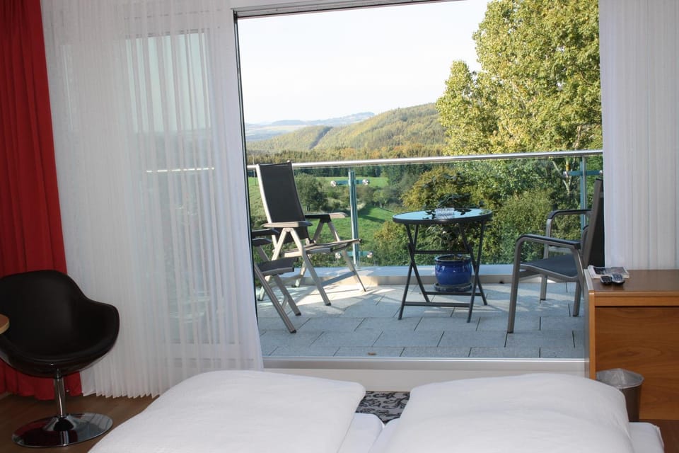 Balcony/Terrace, Mountain view