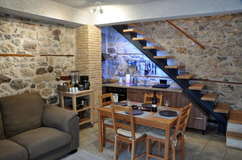 Living room, Dining area, kitchen