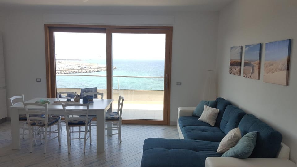 Living room, Dining area, Sea view