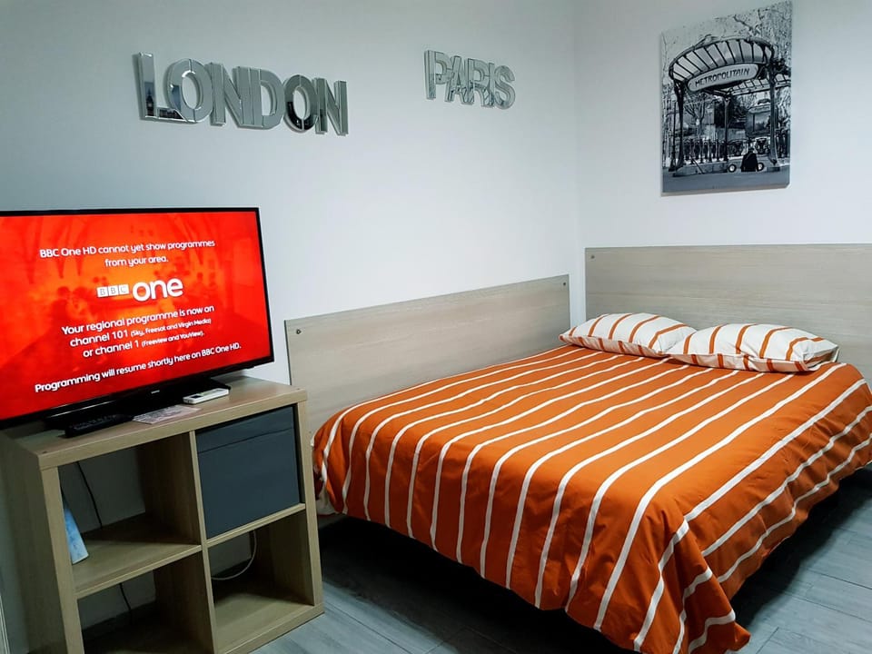 Bed, Decorative detail, Bedroom