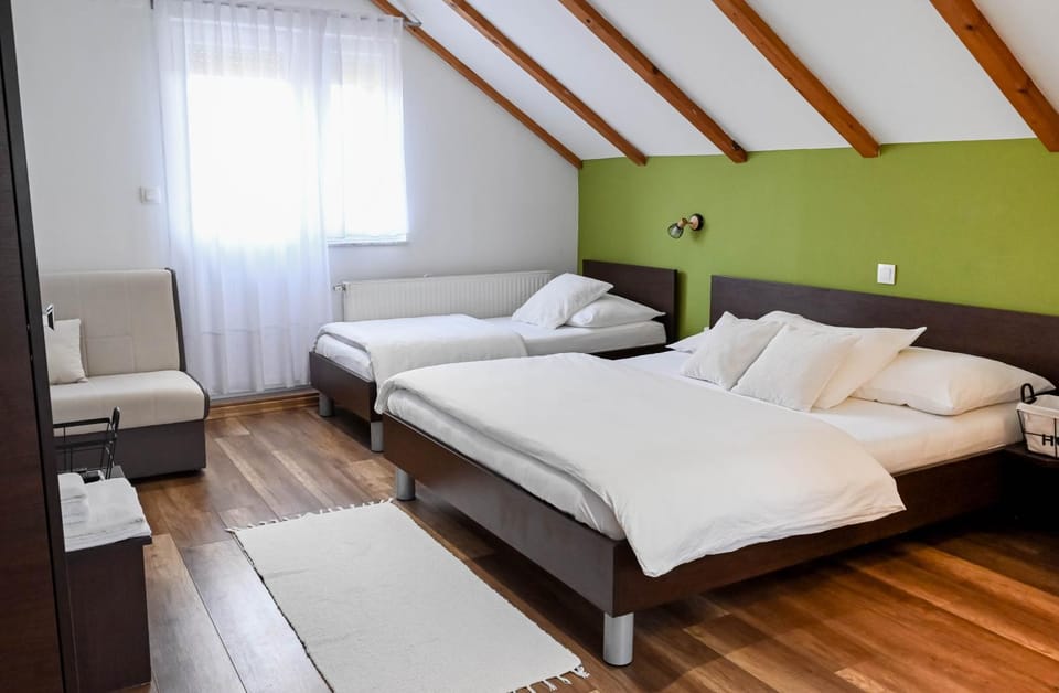 Property building, Bed, Bedroom