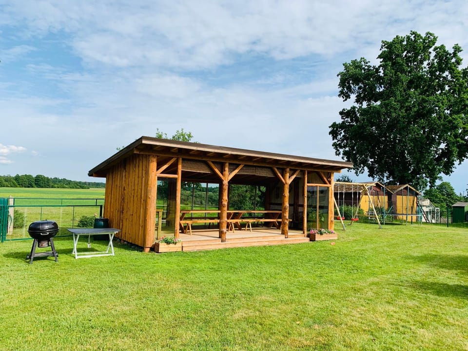 Spring, Day, BBQ facilities, Garden, Garden view