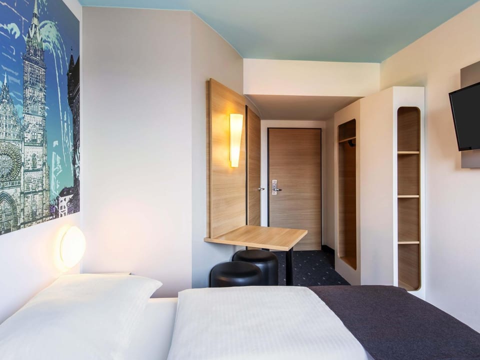 Bed, Photo of the whole room
