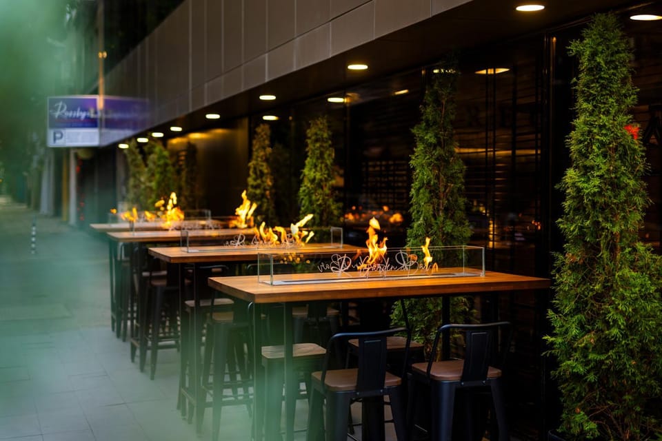 Restaurant/places to eat, Lounge or bar, Seating area