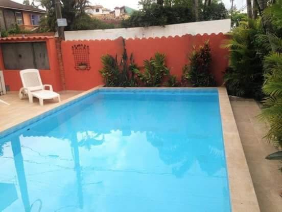Swimming pool, sunbed