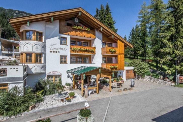 Property building, Spring, Natural landscape, Summer, Autumn, Garden view, Mountain view, Street view