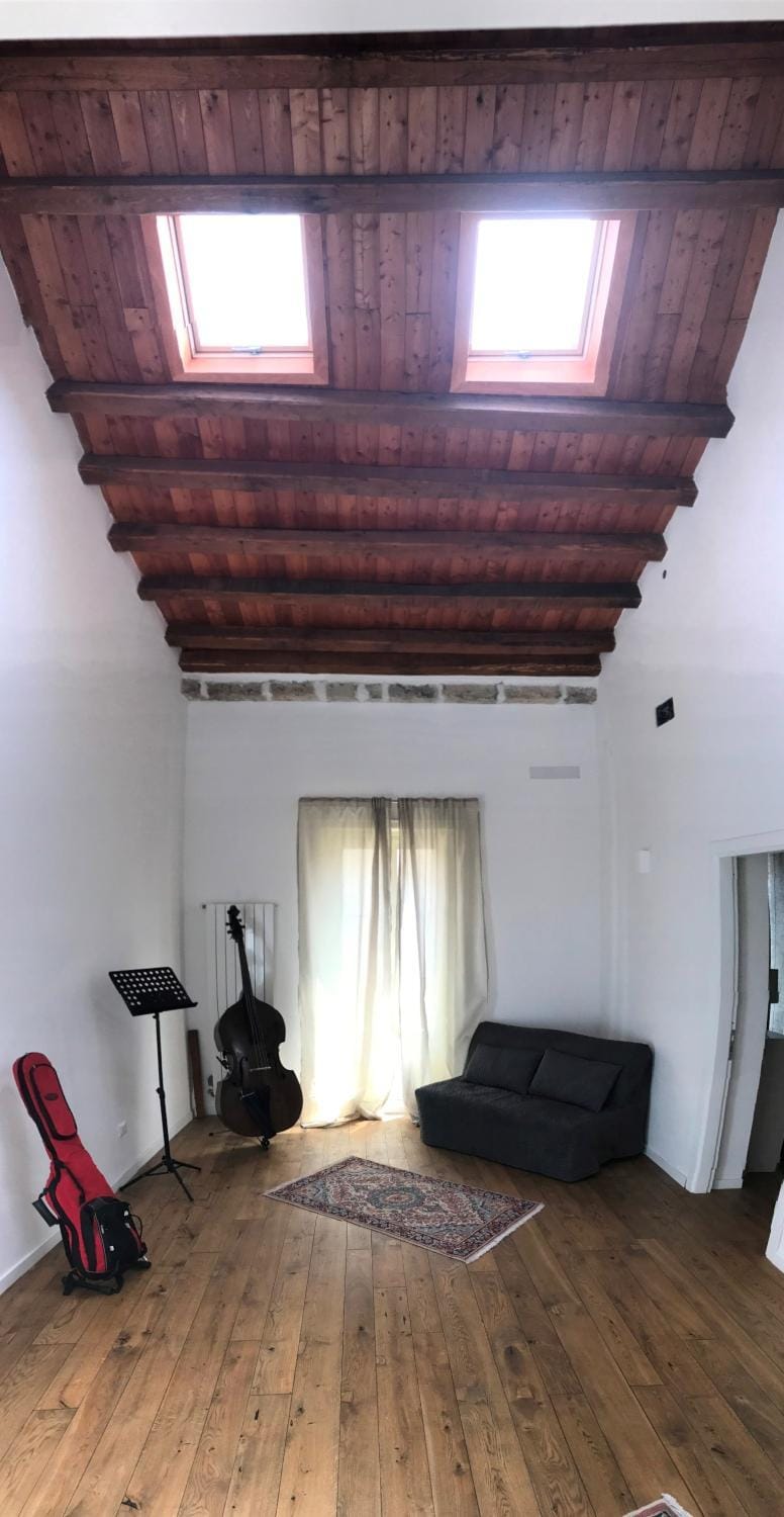Lounge or bar, internet, air conditioner