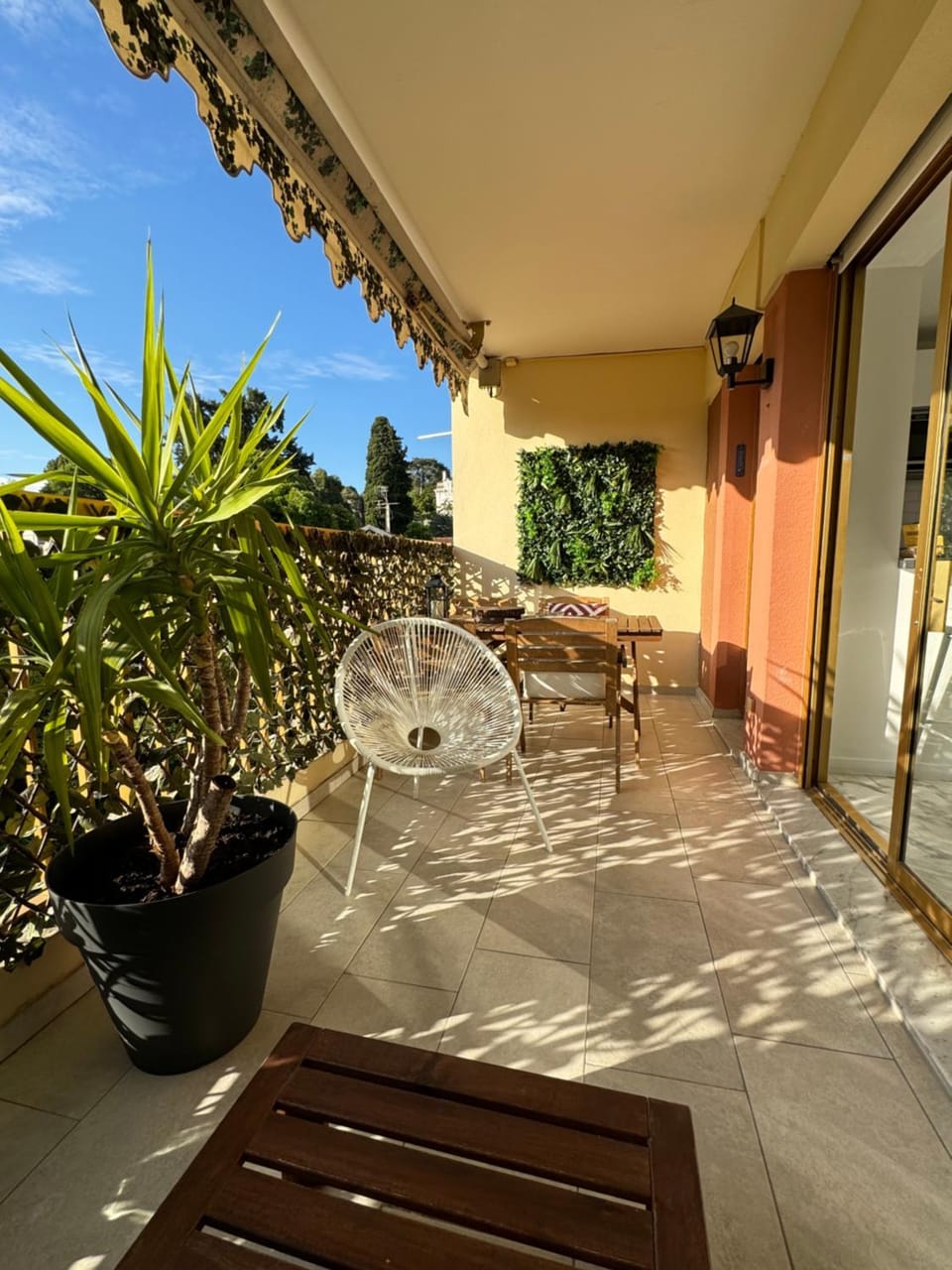 Amazing Studio Cannes Centre - Terrasse ensoleillée - 5 min Croisette Apartment in Cannes