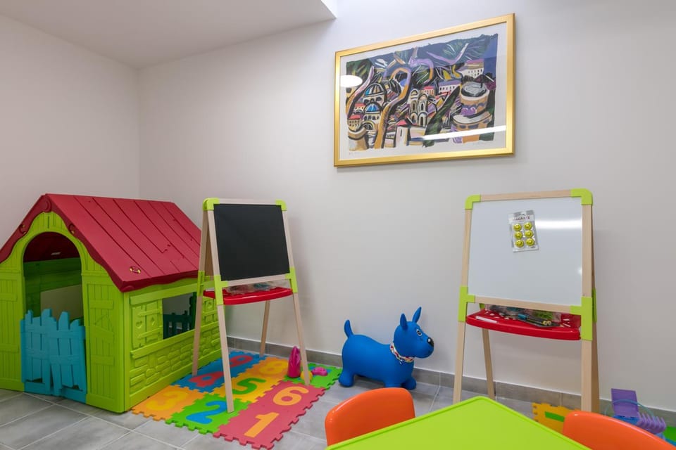 Children play ground, Kids's club