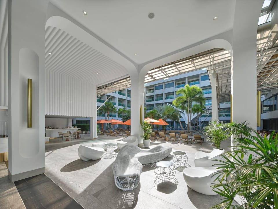 Restaurant/places to eat, Lobby or reception, Lobby or reception, Lounge or bar, Seating area