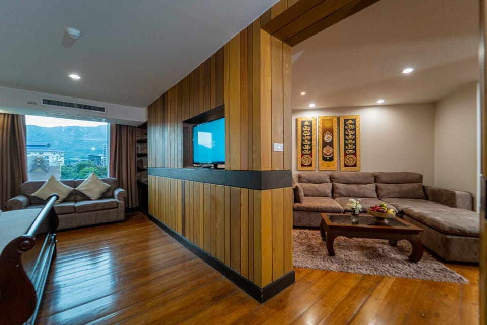 View (from property/room), Living room, Seating area