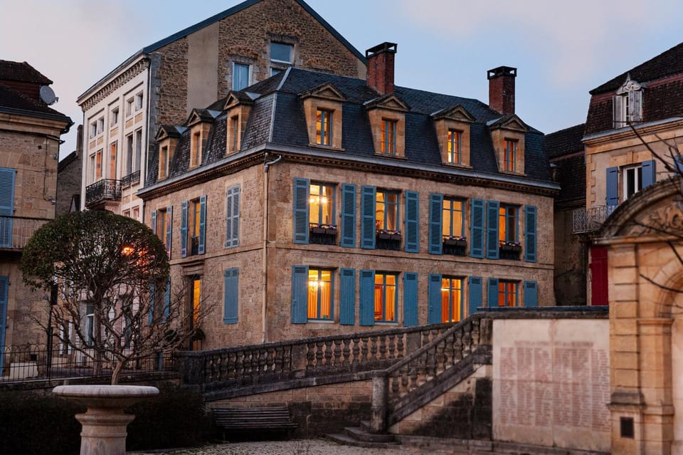 Property building, Nearby landmark, Night