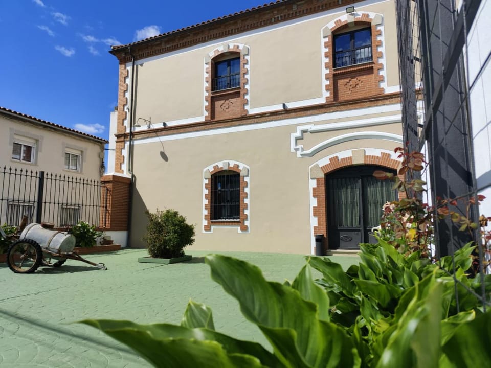 Property building, Facade/entrance