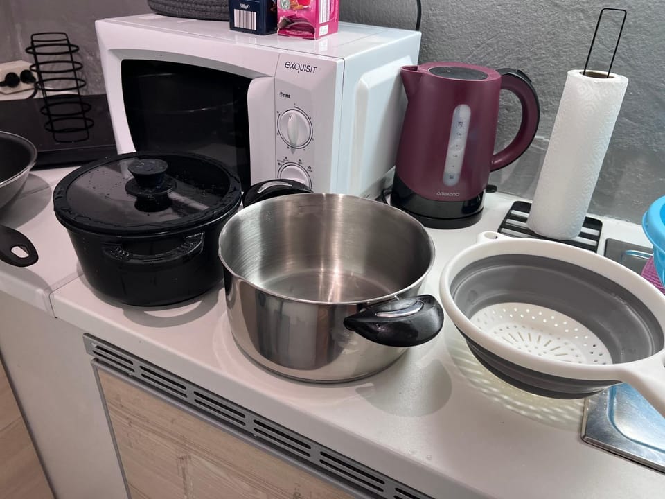 Coffee/tea facilities, Kitchen or kitchenette