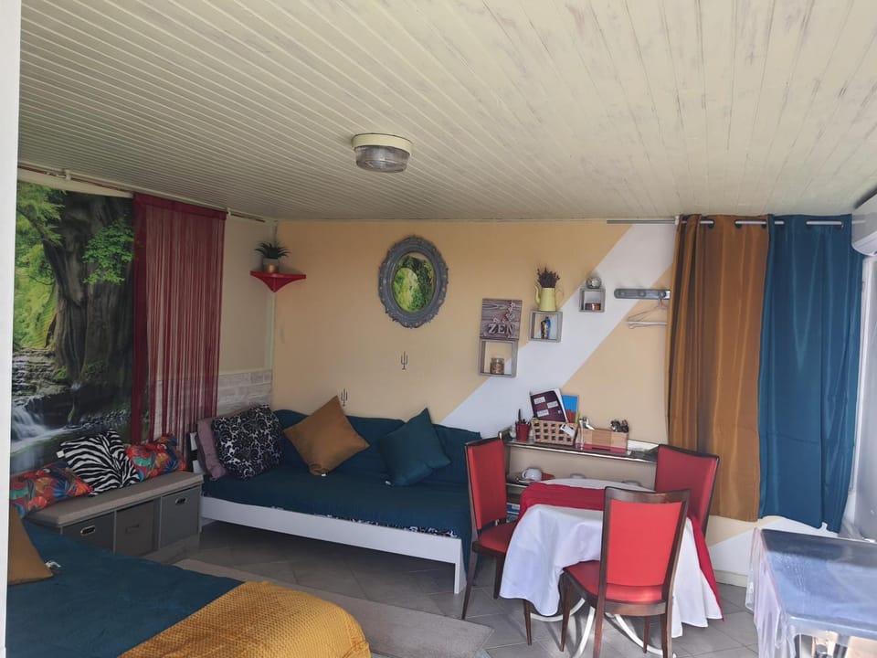 B&B Chambre Chante Cristal Bed and Breakfast in Auvergne-Rhône-Alpes