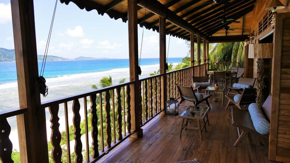 Natural landscape, Balcony/Terrace, Decorative detail, Sea view