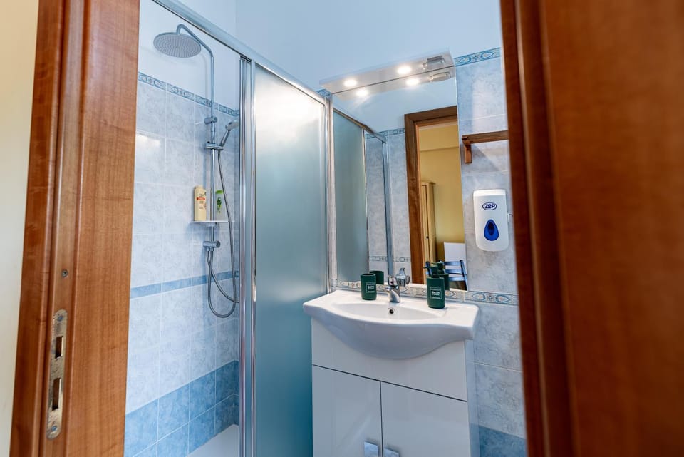 Shower, Bathroom