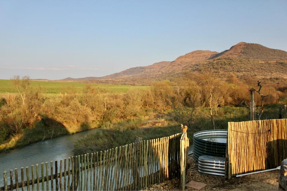 Nearby landmark, Natural landscape, Hot Tub, Mountain view, River view