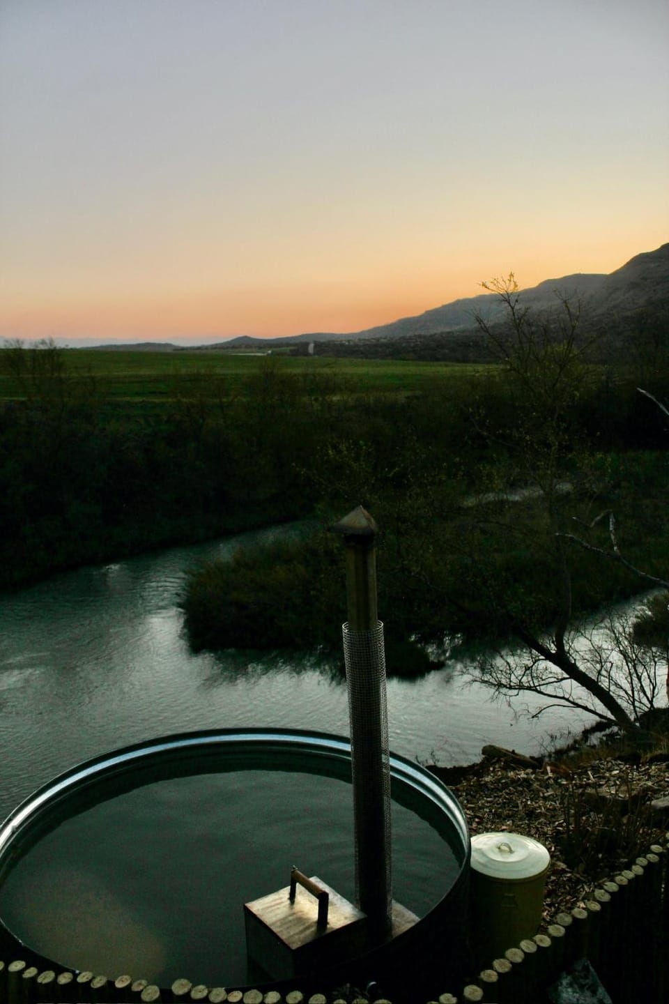 Natural landscape, Hot Tub, Mountain view, River view, Sunset