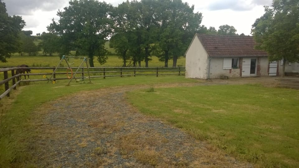 Gîte de Bugeron House in Centre-Val de Loire