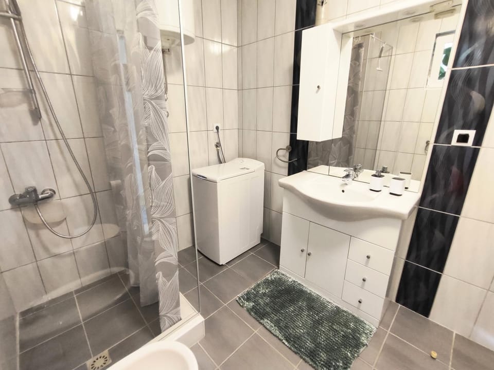 Apartments Pavao 1402 House in Pula