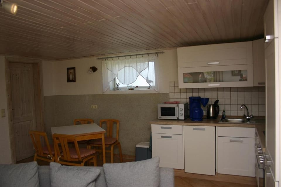 Kitchen or kitchenette, Breakfast, kitchen