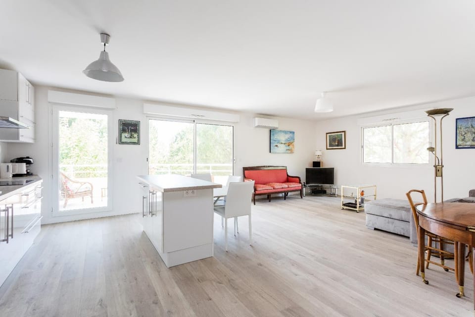 Kitchen or kitchenette, Living room