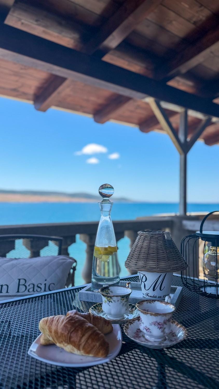 View (from property/room), Balcony/Terrace, Decorative detail, Sea view