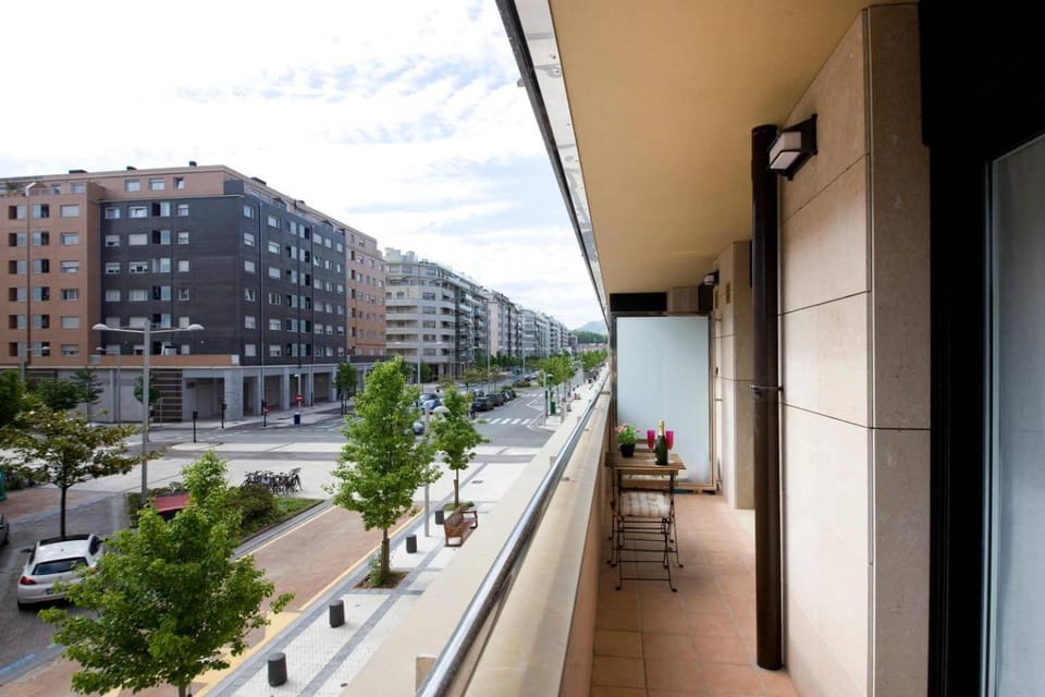 Neighbourhood, Balcony/Terrace