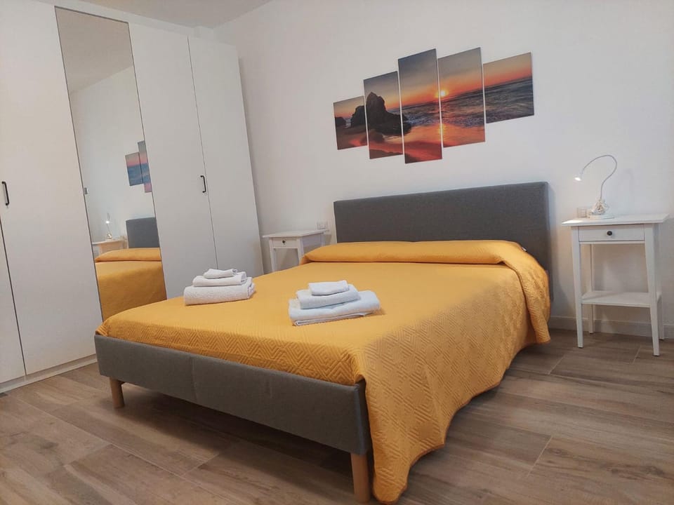 Bed, Photo of the whole room, Bedroom, towels, wardrobe