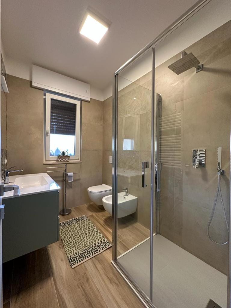 Shower, Toilet, Bathroom