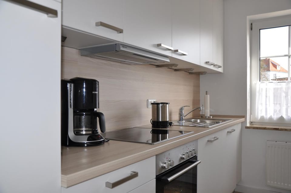 Coffee/tea facilities, Kitchen or kitchenette