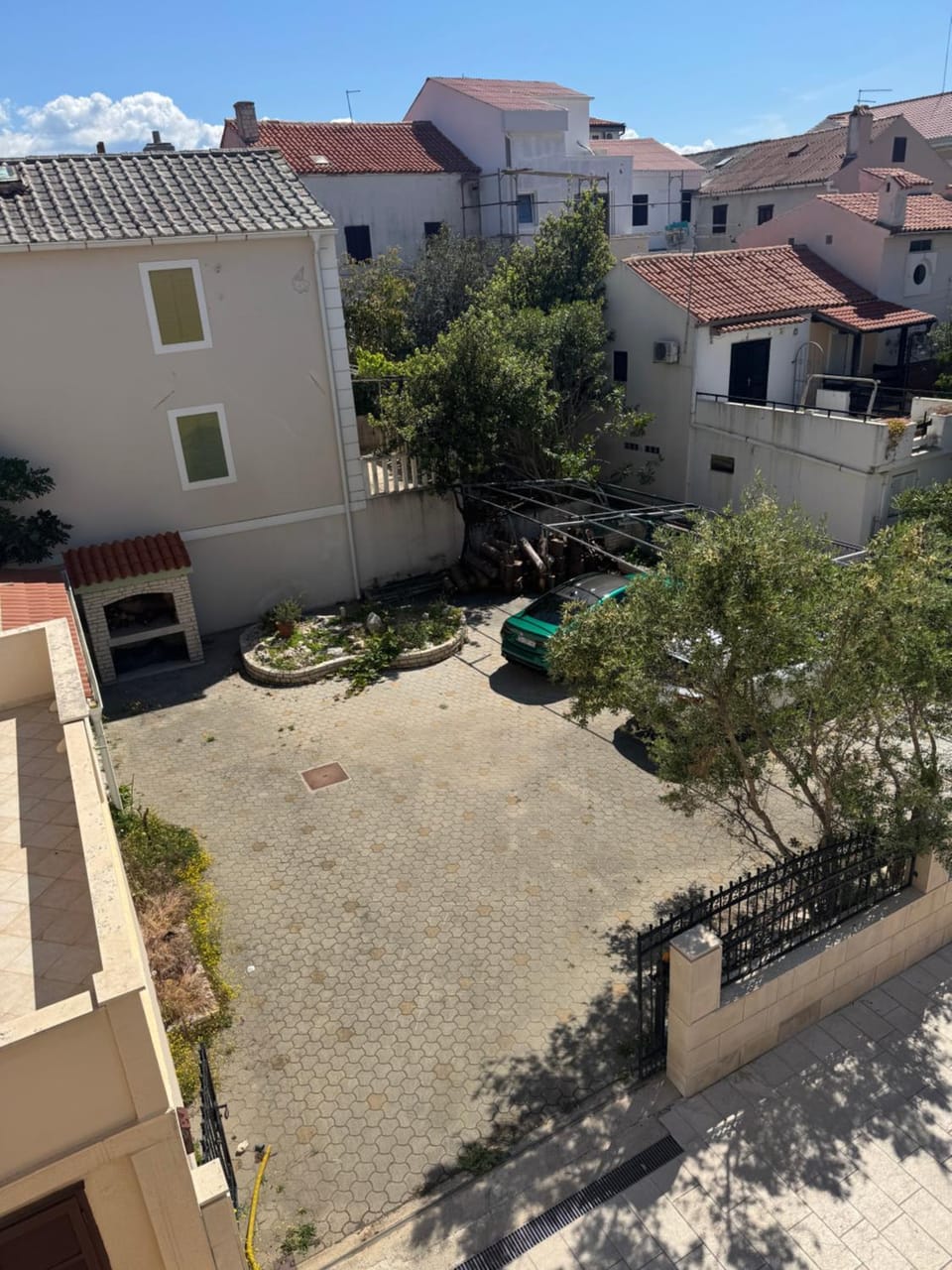 Property building, Street view, Parking