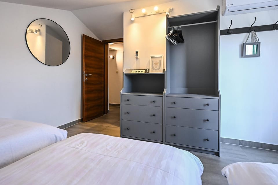 Bed, Bedroom, wardrobe