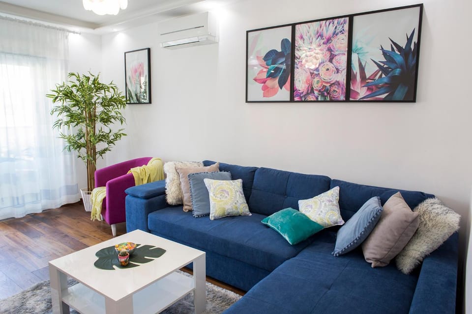 Living room, Decorative detail