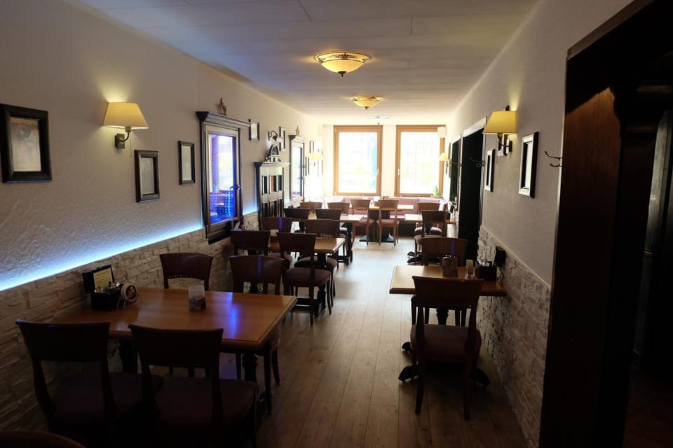 Restaurant/places to eat, Day