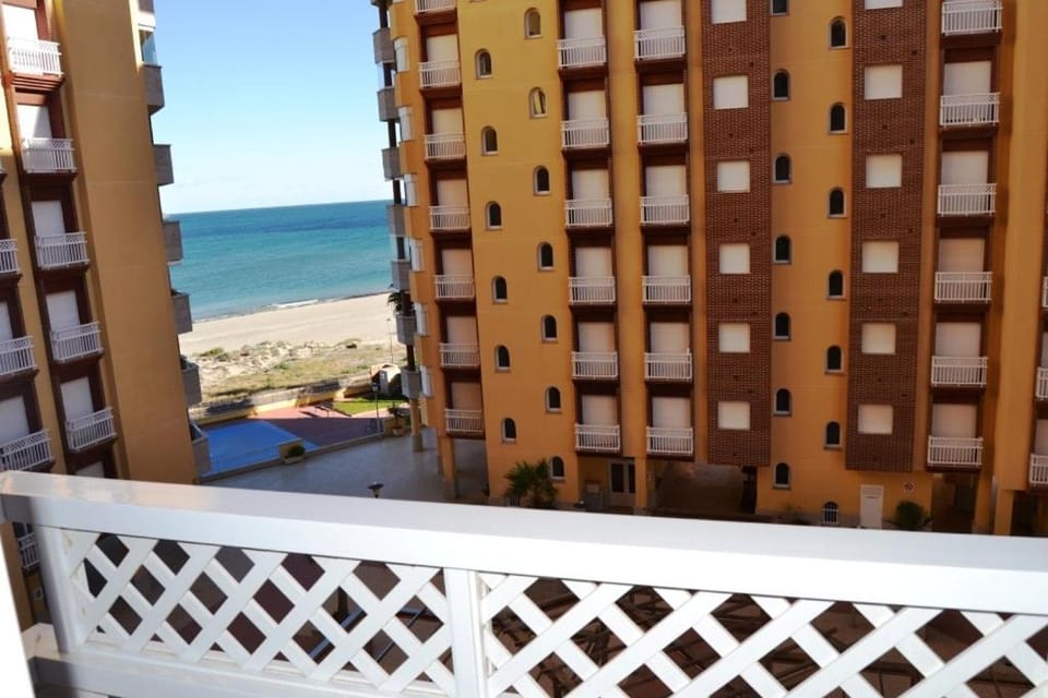 Communal lounge/ TV room, Day, Balcony/Terrace, Sea view