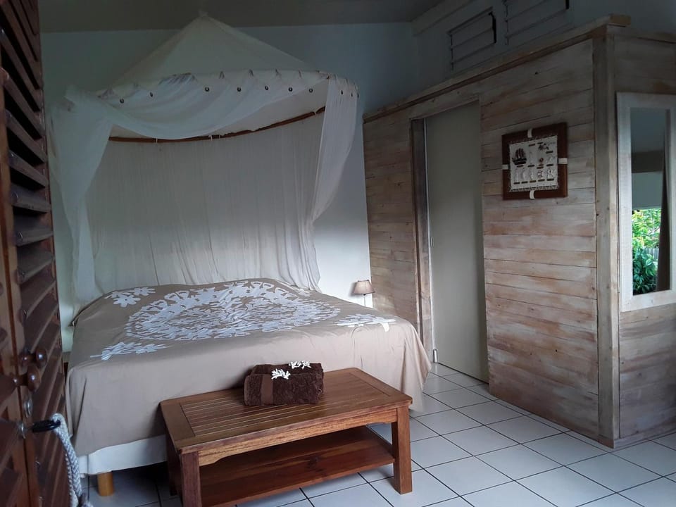 Bed, Day, Bedroom